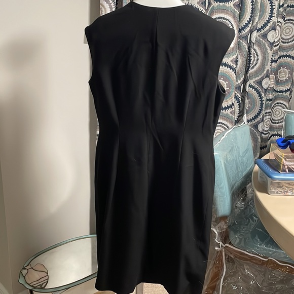 Classy black dress - Picture 4 of 5